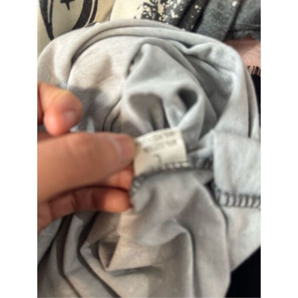 Gray top - Picture 5 of 7